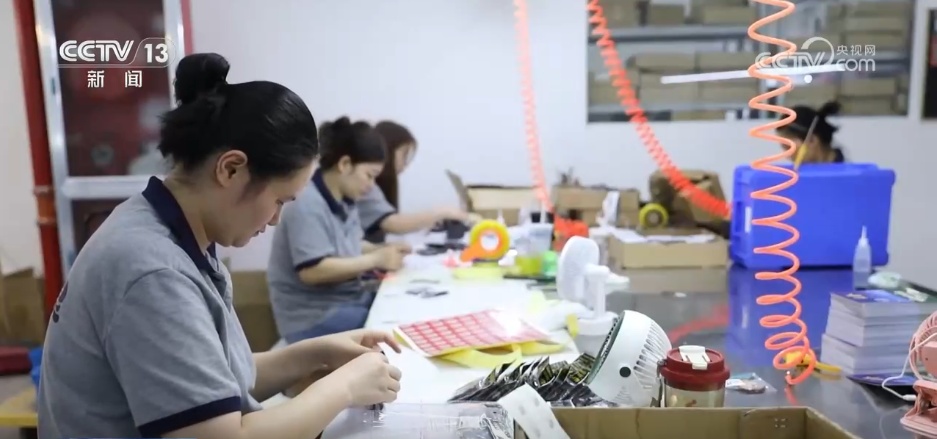 文創(chuàng)里的夏天 | “圈粉”又“吸金”，小文創(chuàng)撬動文旅大經(jīng)濟與深層次文化傳播